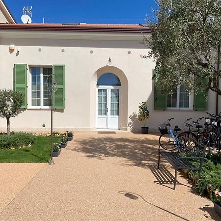 מרינה די קררה Villino Micol Camere A Due Passi Dal Mare מראה חיצוני תמונה